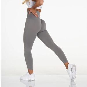 NVGTN light grey solid seamless leggings
